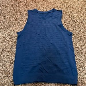 Lululemon train to be tank